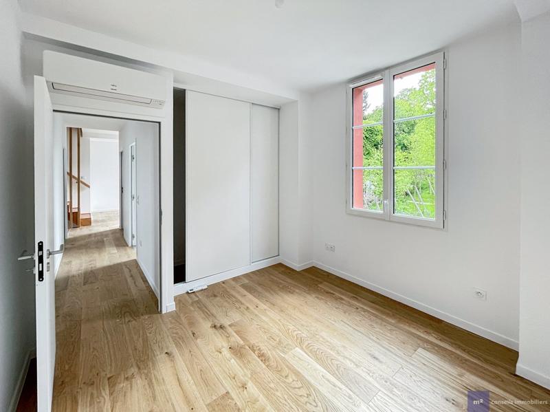 Appartement - 160 m² - 6 pièces