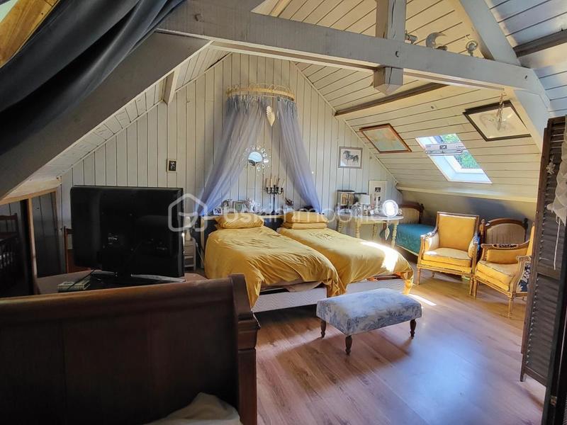 Propriété - 250 m² - 9 pièces