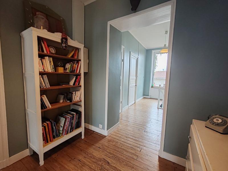 Demeure - 196 m² - 11 pièces