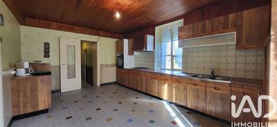 Maison - 220 m² - 8 pièces