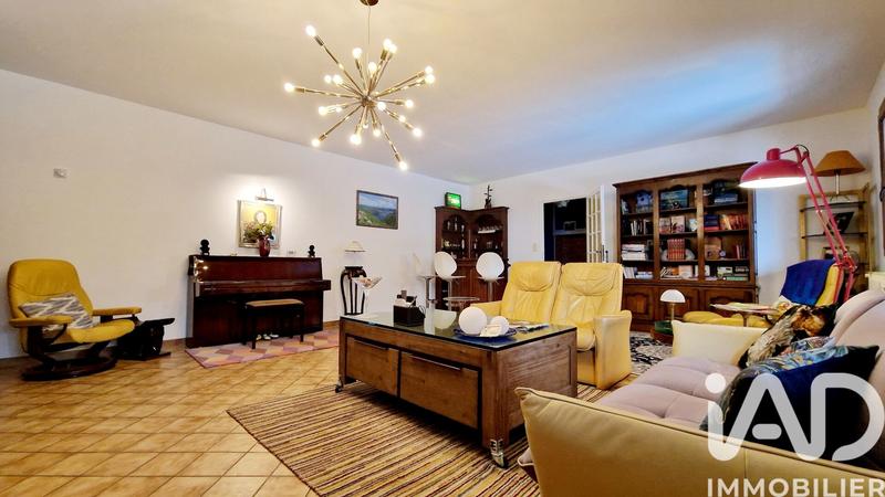 Maison - 181 m² - 5 pièces