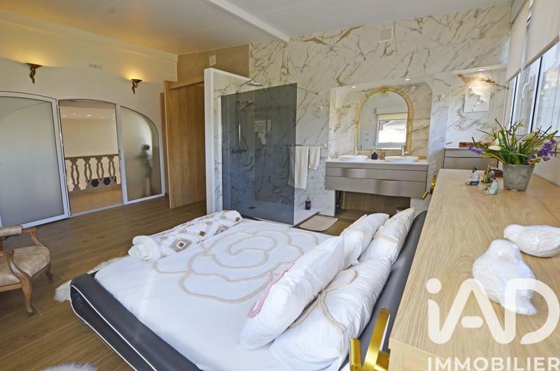 Maison de maîtres - 326 m² - 7 pièces