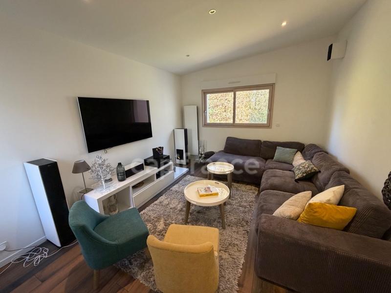 Maison - 176 m² - 7 pièces