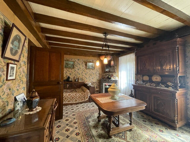 Maison - 185 m² - 8 pièces