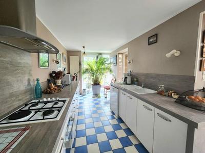 Pavillon - 200 m² - 10 pièces