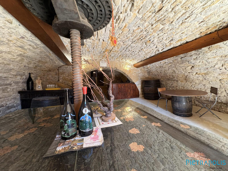 Maison ancienne - 247 m² - 13 pièces