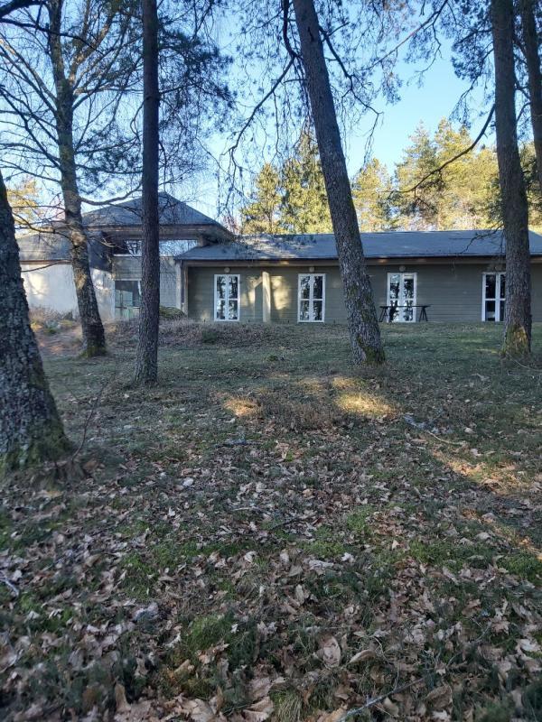 Maison - 3 712 m² - 59 pièces