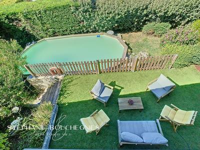 Maison - 223 m² - 10 pièces