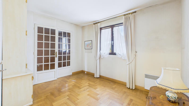 Maison - 145 m² - 8 pièces