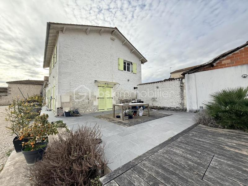 Maison en pierre - 147 m² - 7 pièces