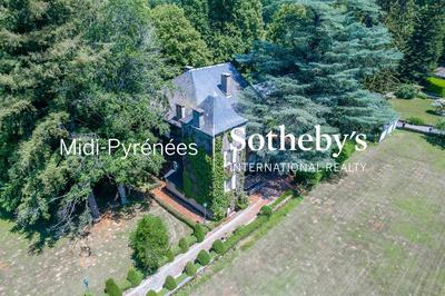 Manoir - 1 000 m² - 28 pièces