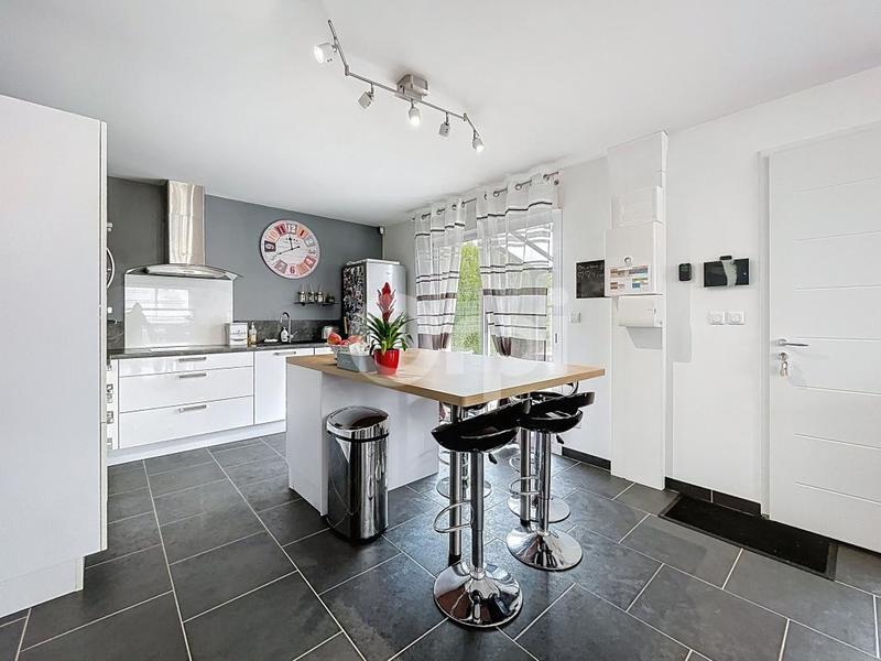 Maison - 110 m² - 4 pièces