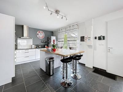 Maison - 110 m² - 4 pièces