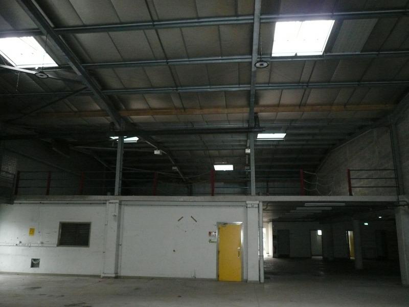 Local commercial - 1 440 m² - 9 pièces