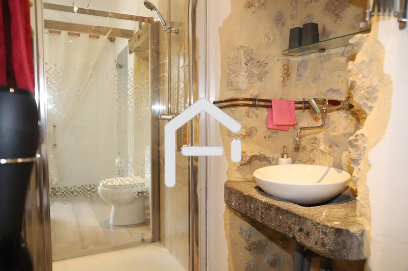 Maison - 250 m² - 7 pièces