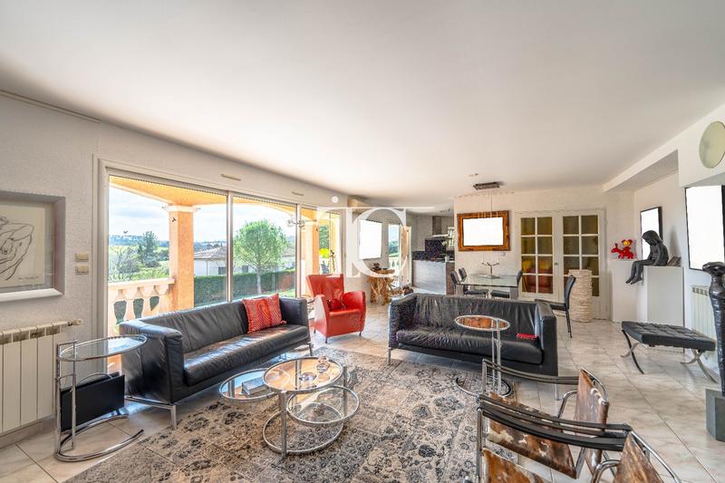 Maison - 200 m² - 6 pièces