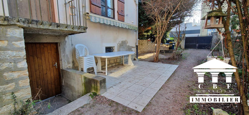 Maison - 220 m² - 10 pièces