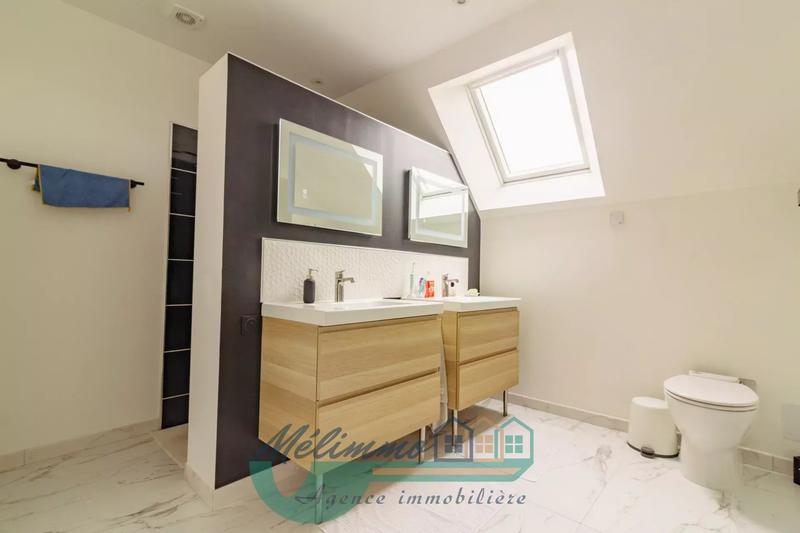 Maison - 128 m² - 7 pièces