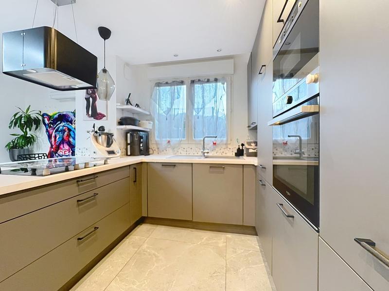 Appartement - 125 m² - 5 pièces