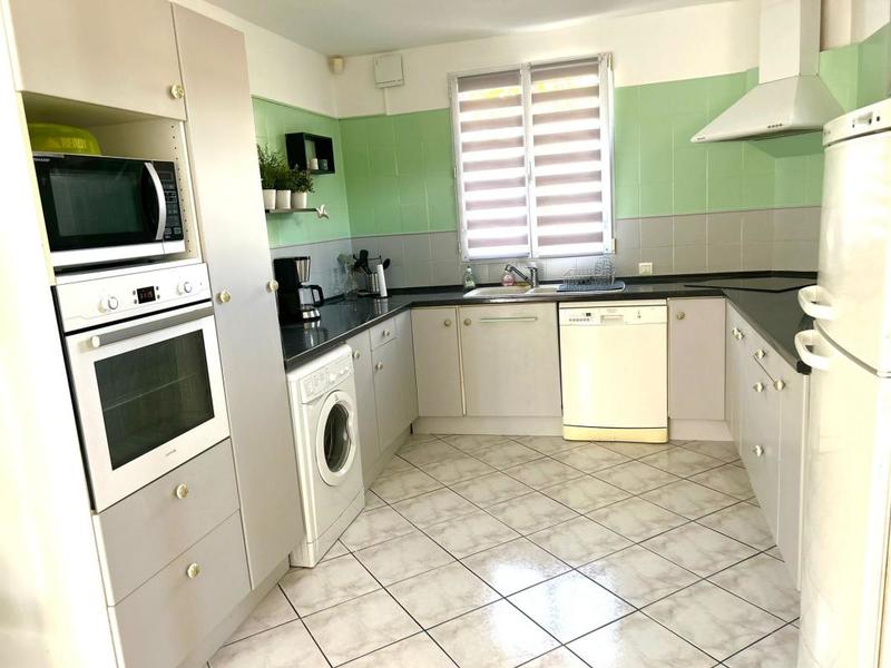 Maison - 217 m² - 9 pièces