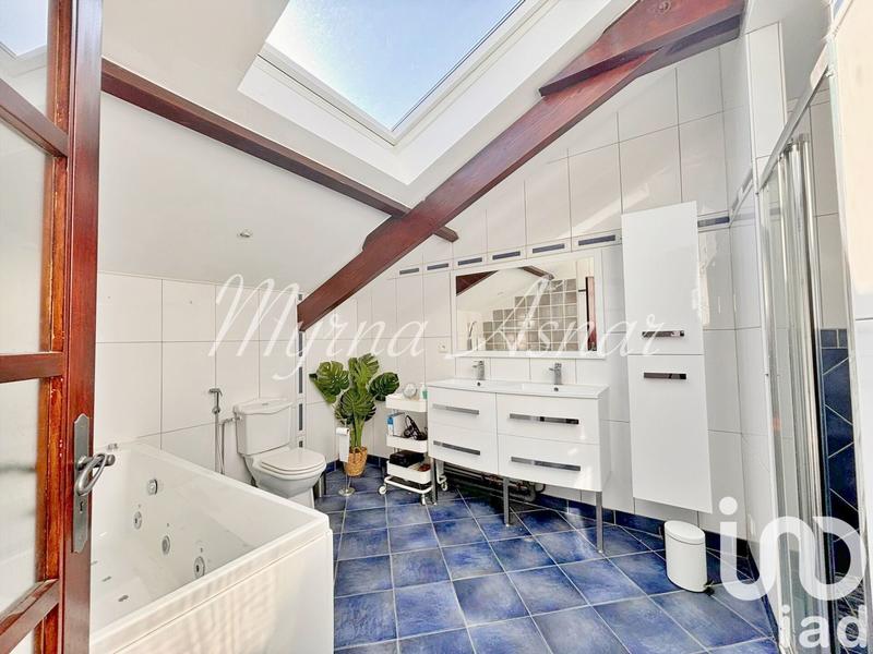 Maison - 295 m² - 8 pièces