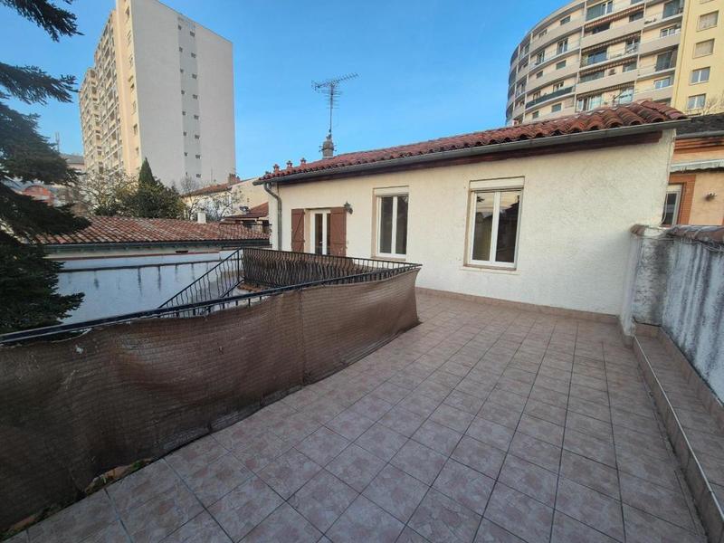 Appartement ancien - 73 m² - 3 pièces