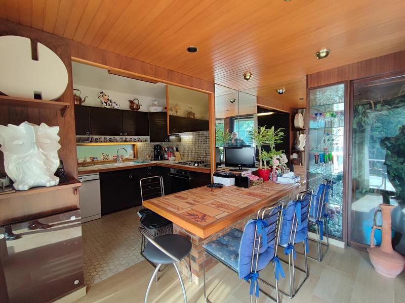 Maison - 200 m² - 10 pièces