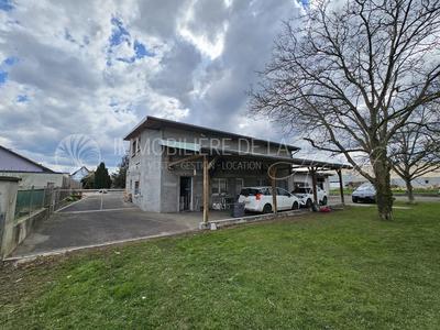 Maison - 210 m² - 6 pièces