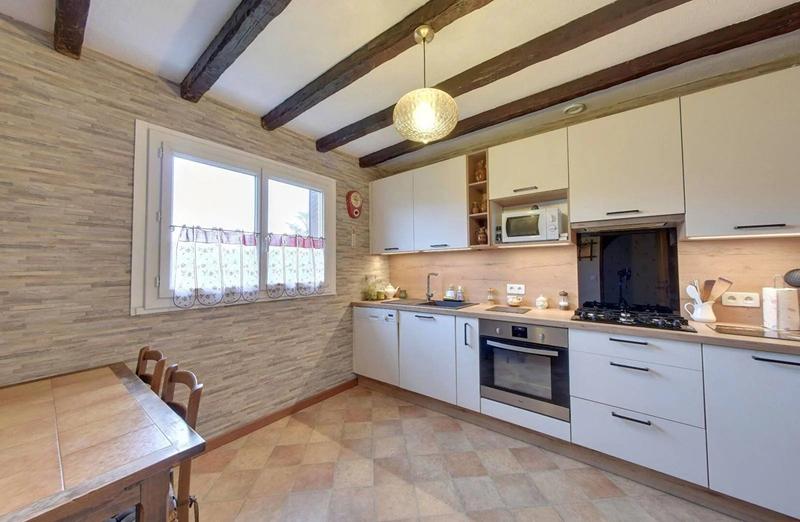 Maison - 82 m² - 6 pièces