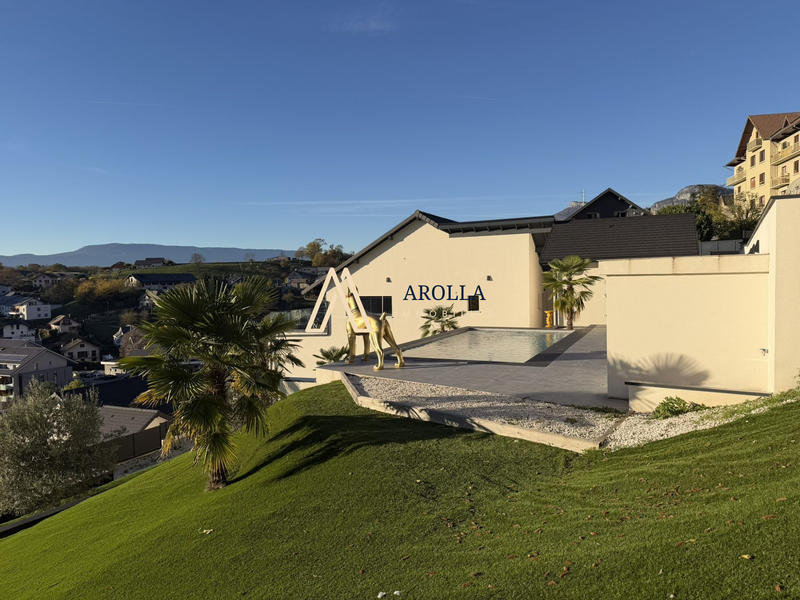 Villa - 227 m² - 6 pièces