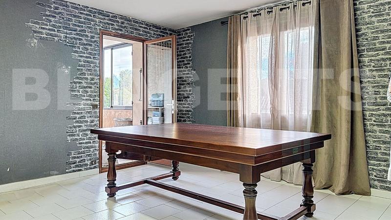 Maison - 200 m² - 6 pièces