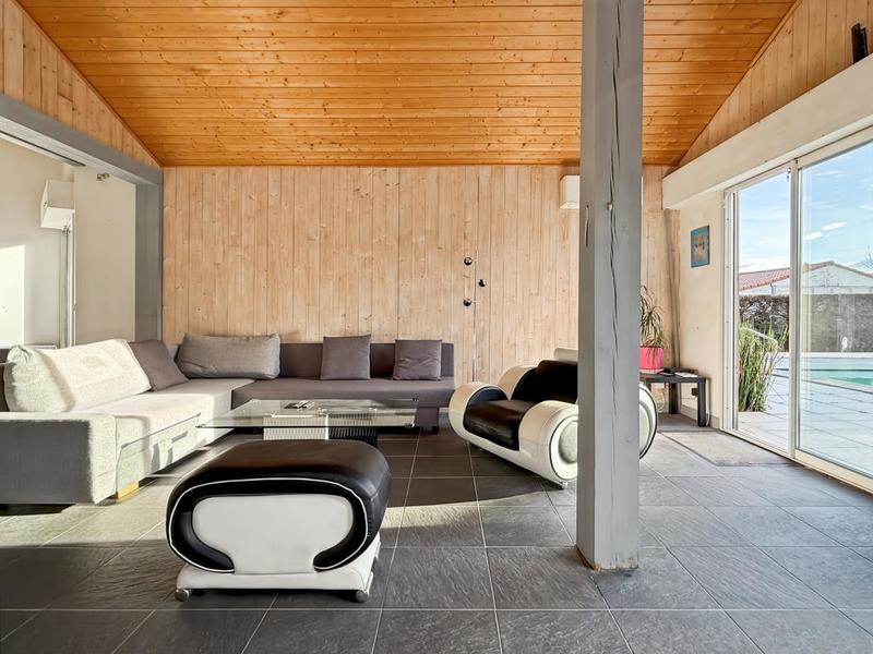 Villa - 250 m² - 8 pièces