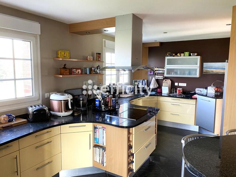 Maison - 207 m² - 5 pièces