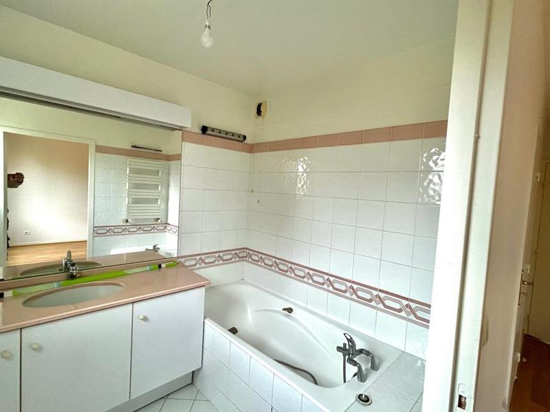 Appartement - 100 m² - 4 pièces