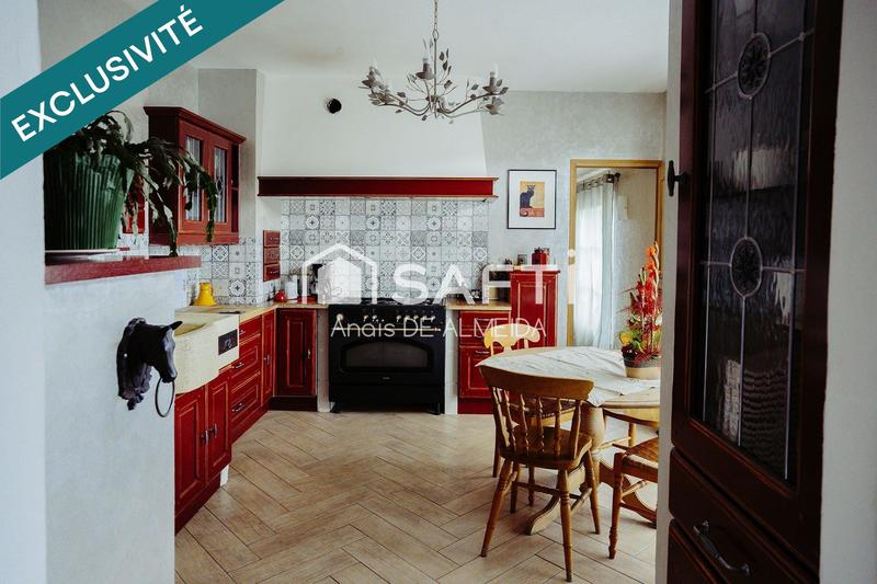 Maison - 219 m² - 9 pièces