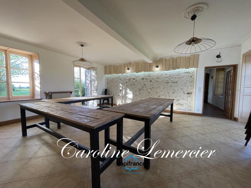 Maison - 294 m² - 9 pièces