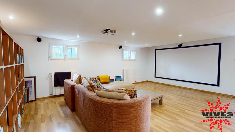 Maison - 288 m² - 10 pièces