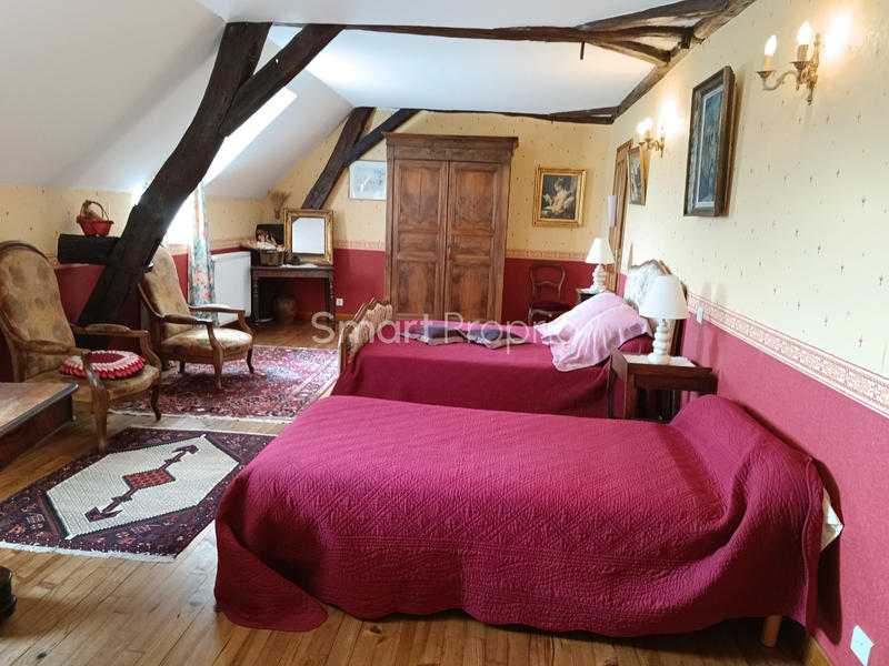 Propriété - 882 m² - 49 pièces