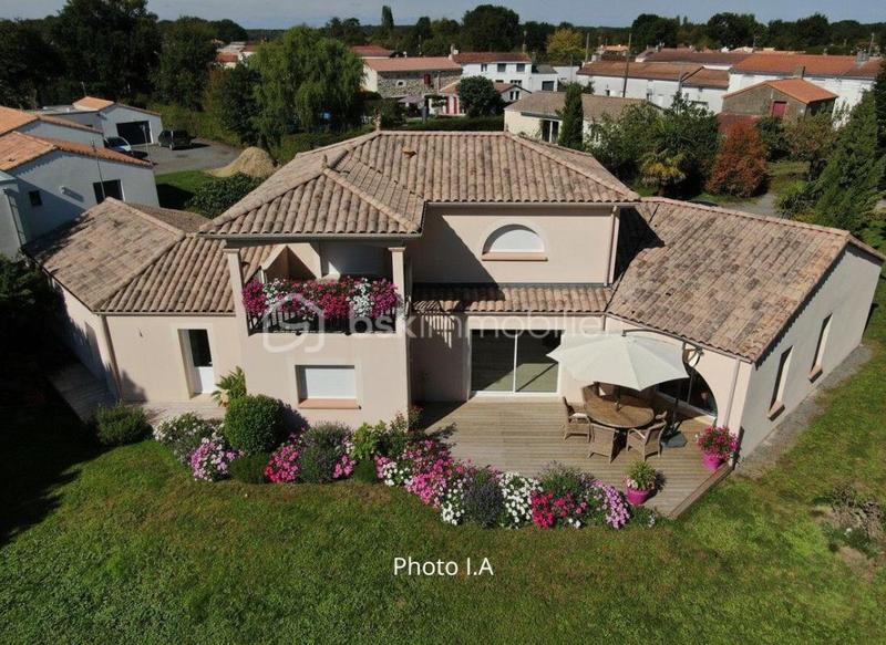 Demeure - 147 m² - 5 pièces