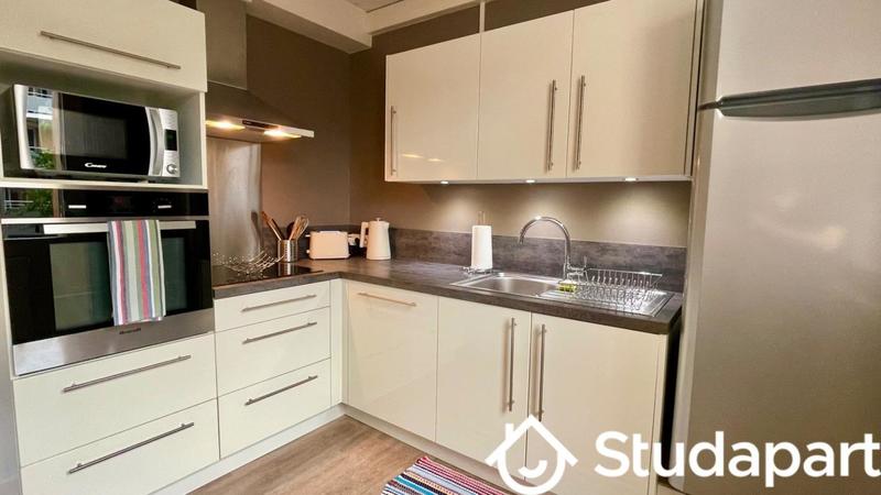 Chambre - 9 m² - 1 pièce