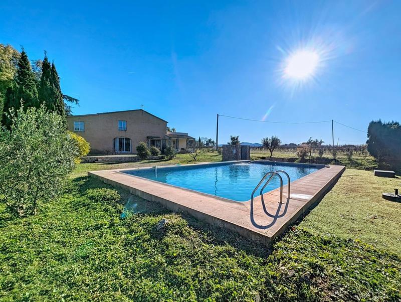 Maison - 274 m² - 9 pièces