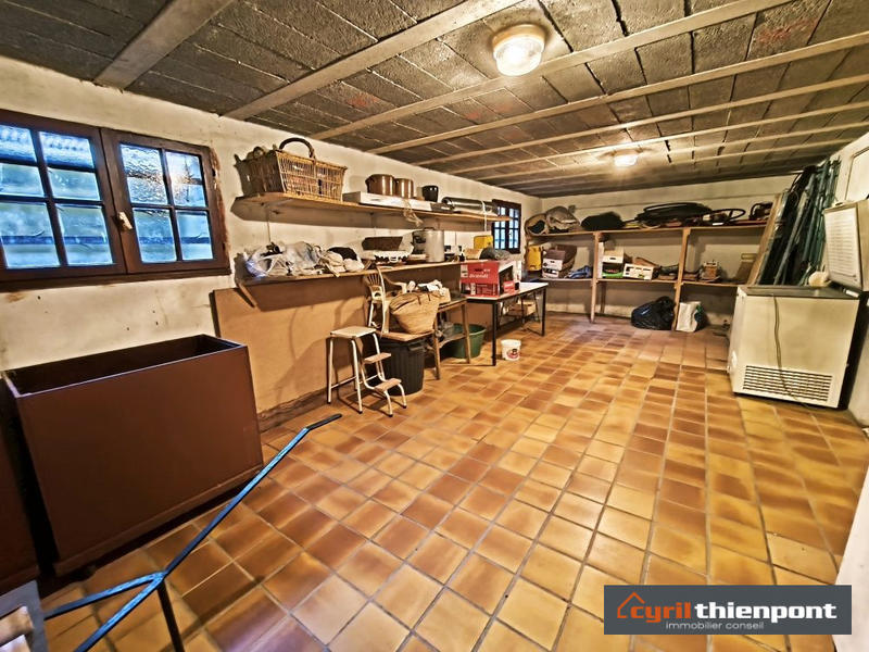 Maison - 230 m² - 7 pièces