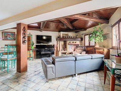 Maison - 198 m² - 7 pièces
