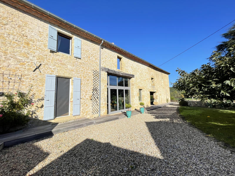 Maison - 417 m² - 8 pièces