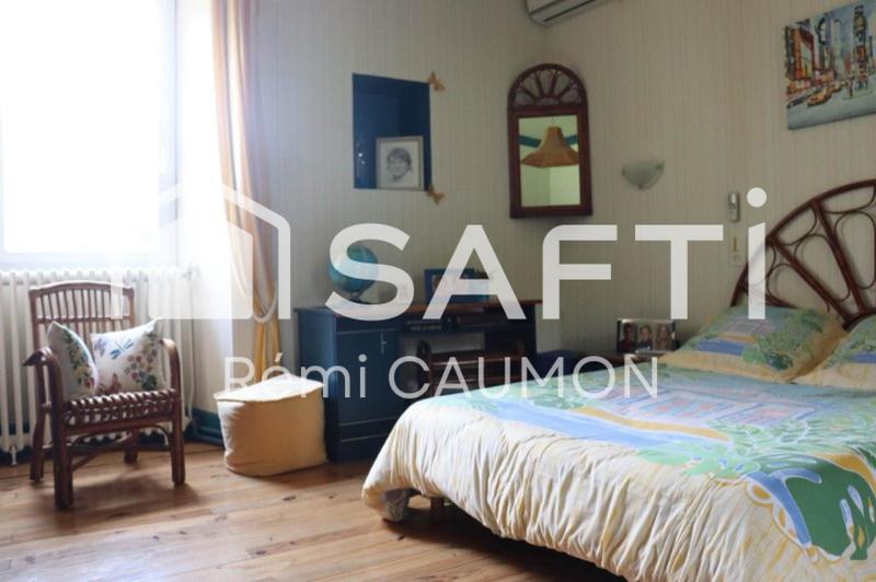 Maison - 230 m² - 8 pièces