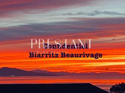 Maison - 250 m² - 8 pièces