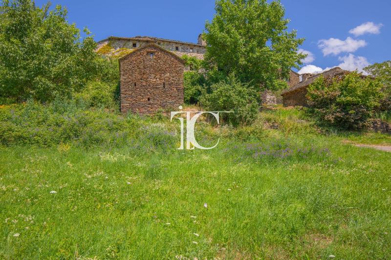 Propriété - 341 m² - 9 pièces