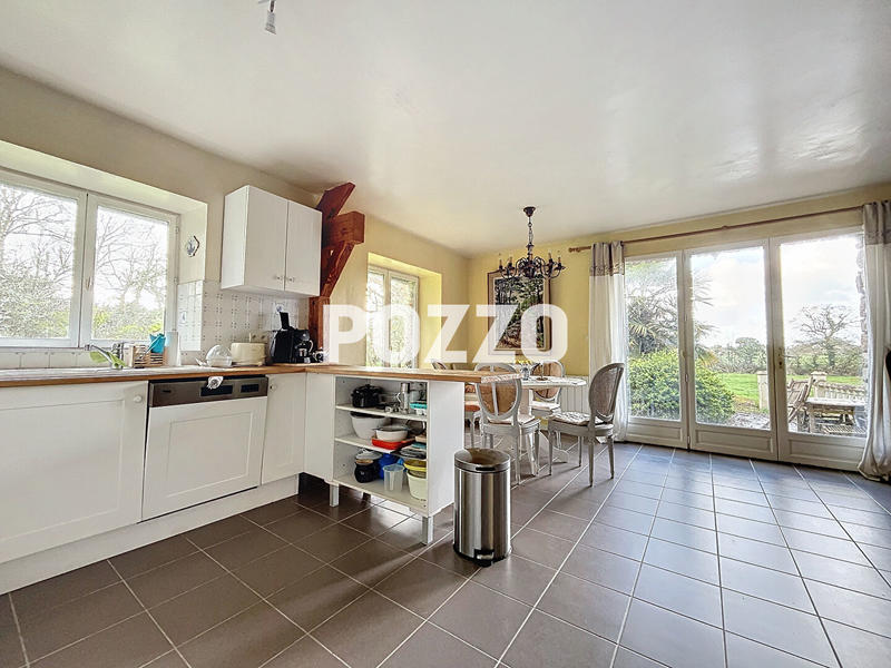 Maison - 439 m² - 16 pièces