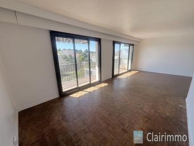 Appartement - 92 m² - 5 pièces