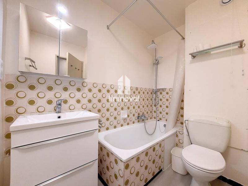 Studio - 25 m² - 1 pièce